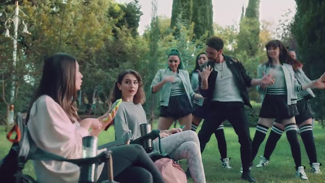 Azar Faruk K'lı Reklam Görseli