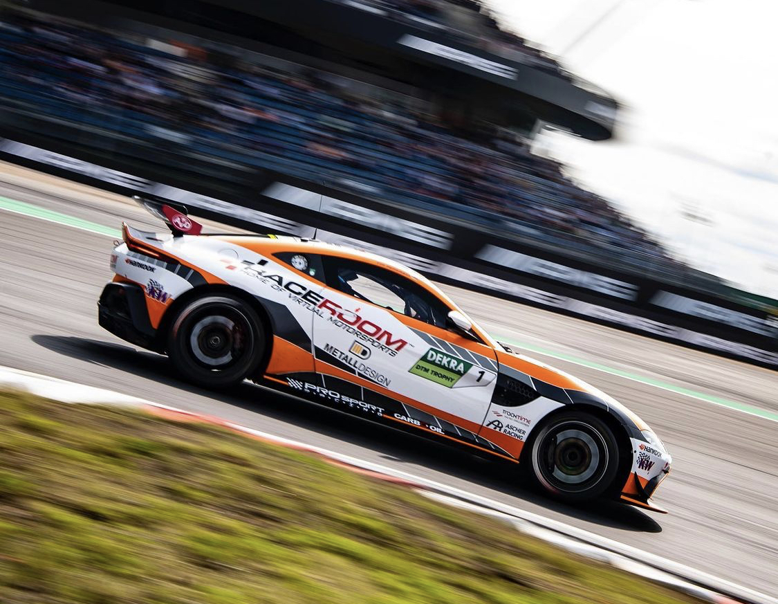 Aston Martin Vantage gt4