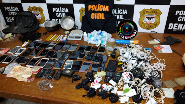 Policiais prendem cinco suspeitos e apreendem celulares que seriam jogados em presídio