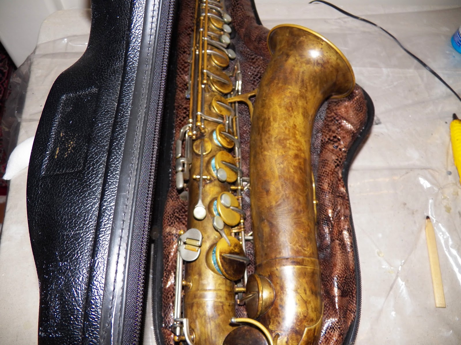 Stuff Sax A Custom Hard Case for Tenor Saxophone Hotrodding the