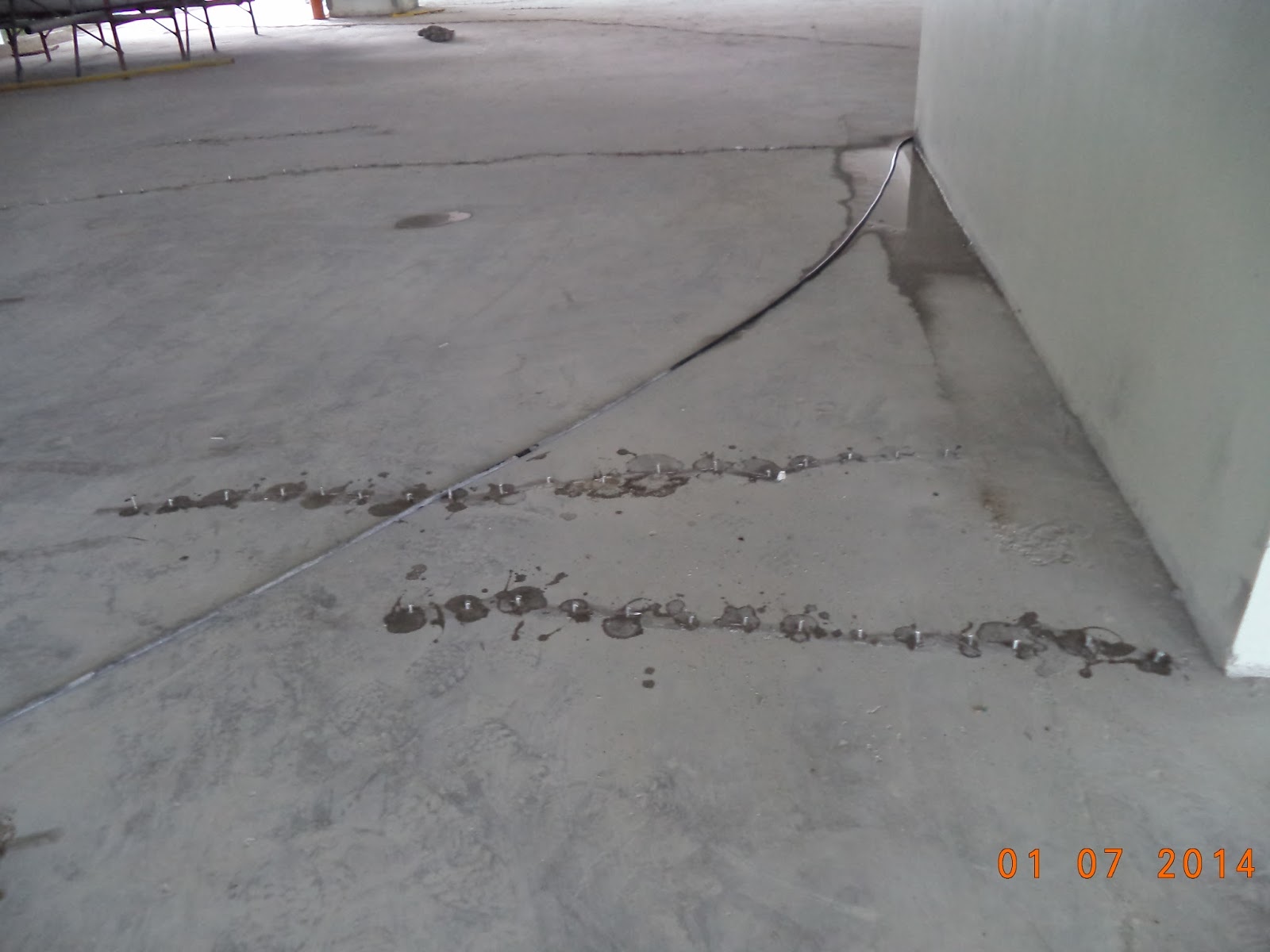 BUILDER'S JOURNAL QUALITY ISSUE CONCRETE HAIRLINE CRACKS