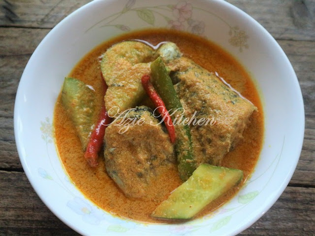 Gulai Ikan Nasi Berlauk Kelantan 