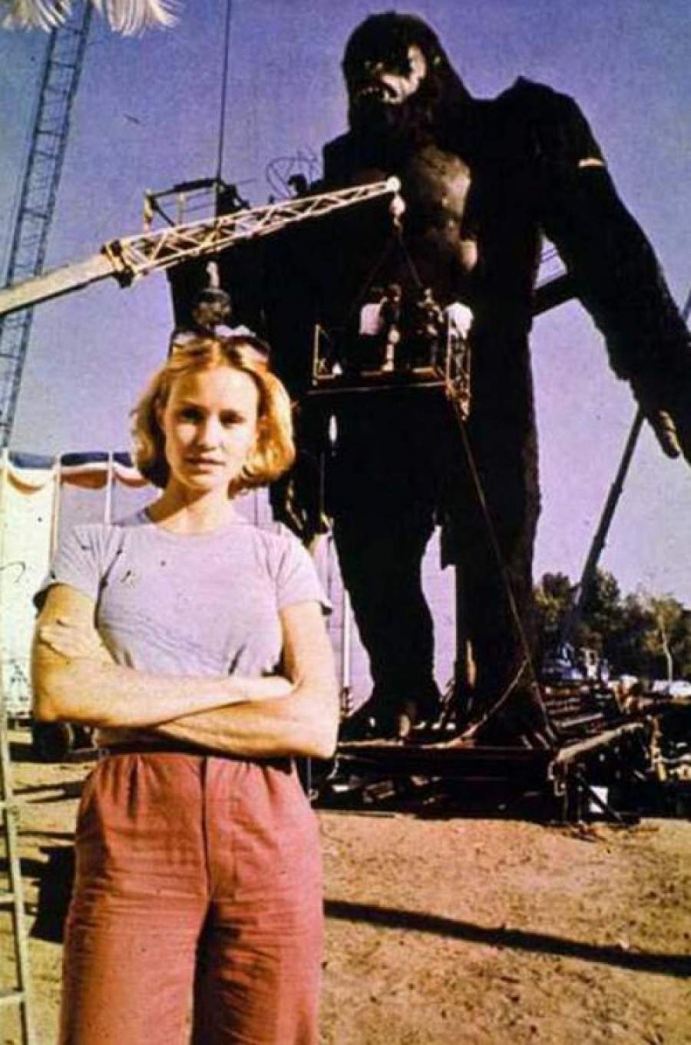 Behind the Scenes Photos of Jessica Lange in Kong’s Animatronic Hand