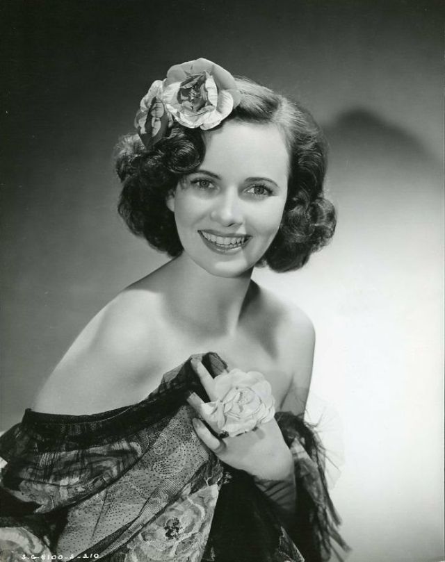 40 Glamorous Photos of Teresa Wright in the 1940s and ’50s ~ Vintage ...