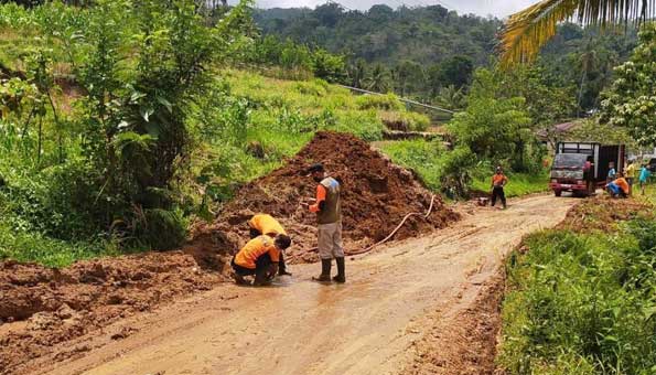 Jalan Provinsi yang Tertutup Longsor di Palembayan Sudah Bisa Dilewati
