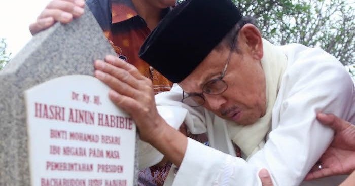 Memaknai Cinta Sejati dari Kisah Cinta Habibie Ainun