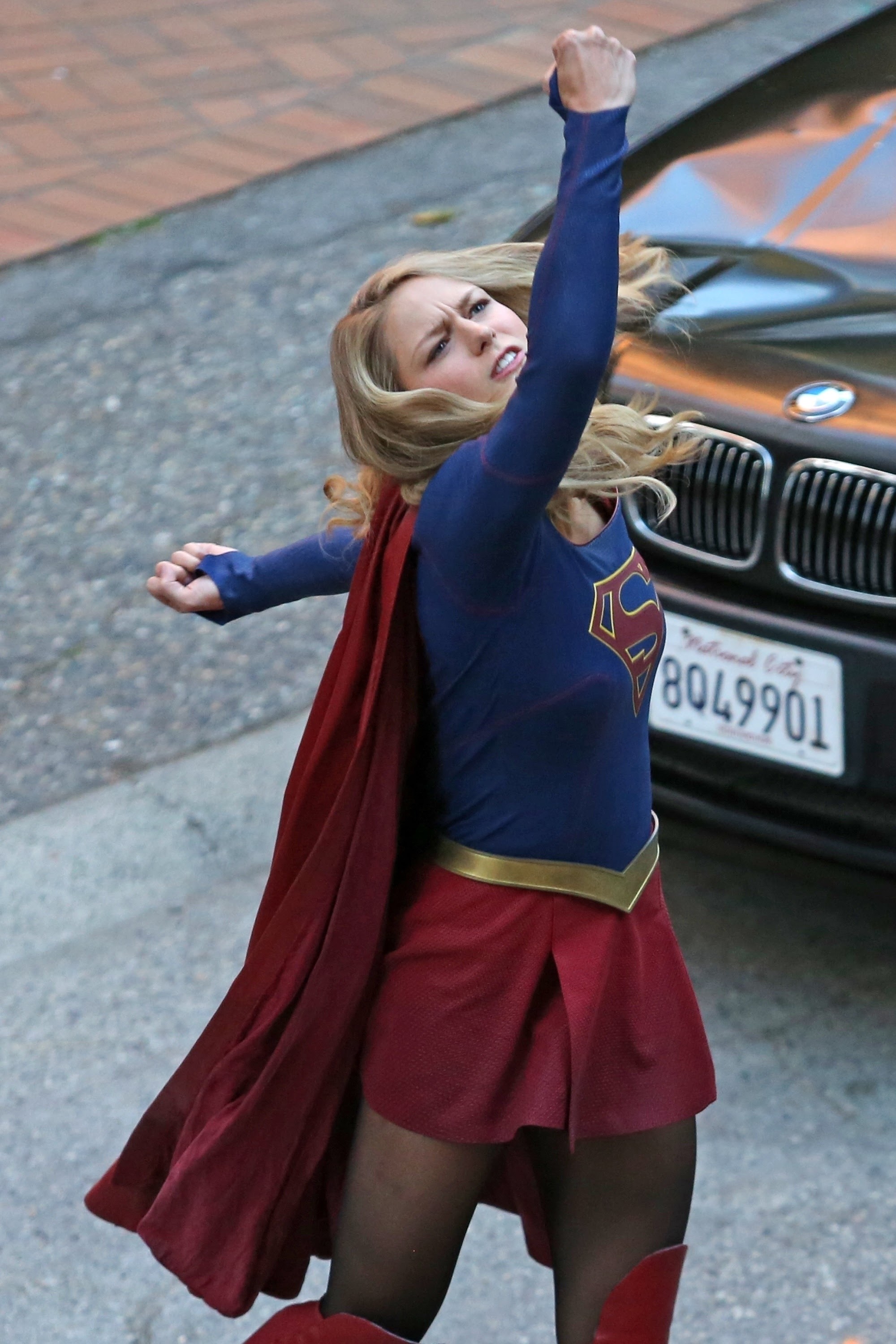Melissa Benoist Punches Hard On The Set Of Supergirl Dc Tv
