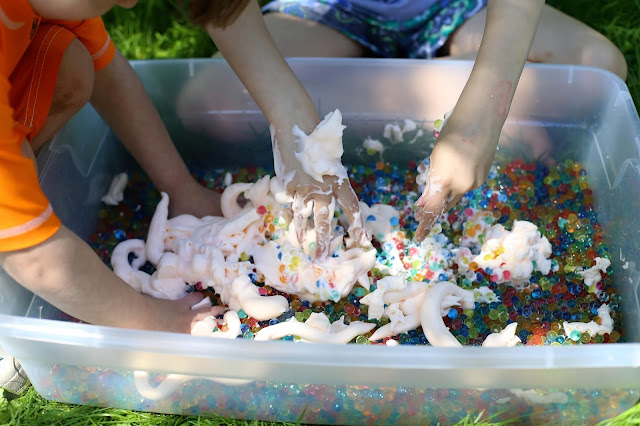 foam soap sensory play