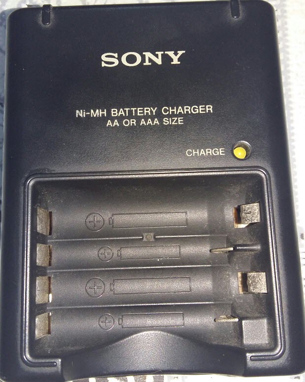 HomeMade DIY HowTo Make Sony AA and AAA NiMH battery charger