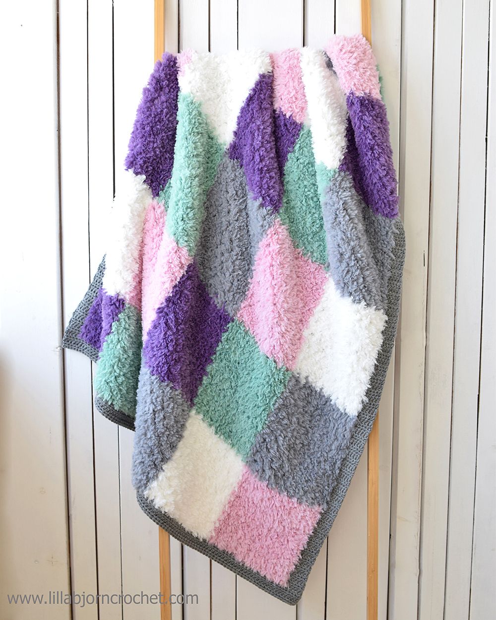 Furry Blanket reveal LillaBjörn's Crochet World