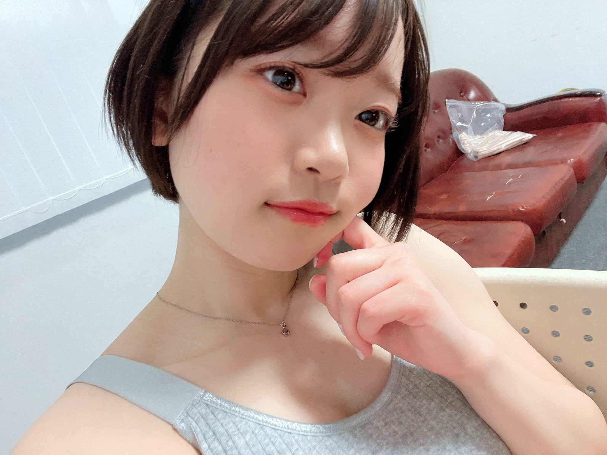 카노 유라의 머리 길이 차이 - 디쁠