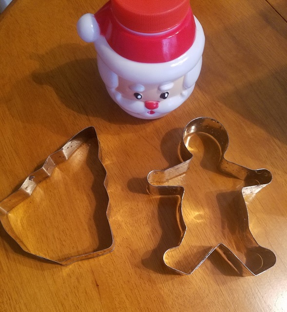 this is how to make homemade cookie cutter pancakes using a homemade recipe from scratch for the Christmas Holiday season.
