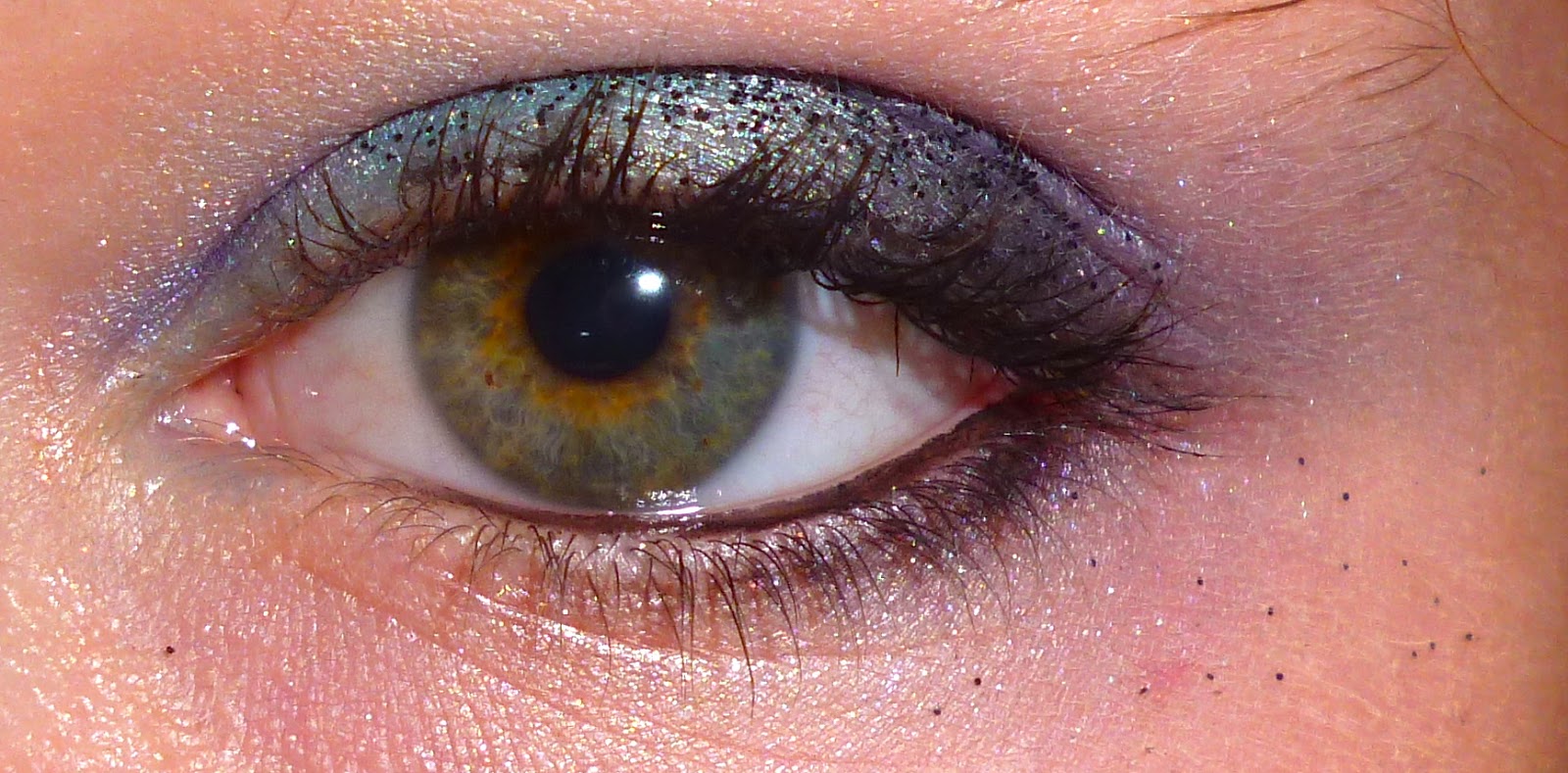 Beauté au quotidien : MAQUILLAGE DE FÊTE : Smockey eye bleu pour les