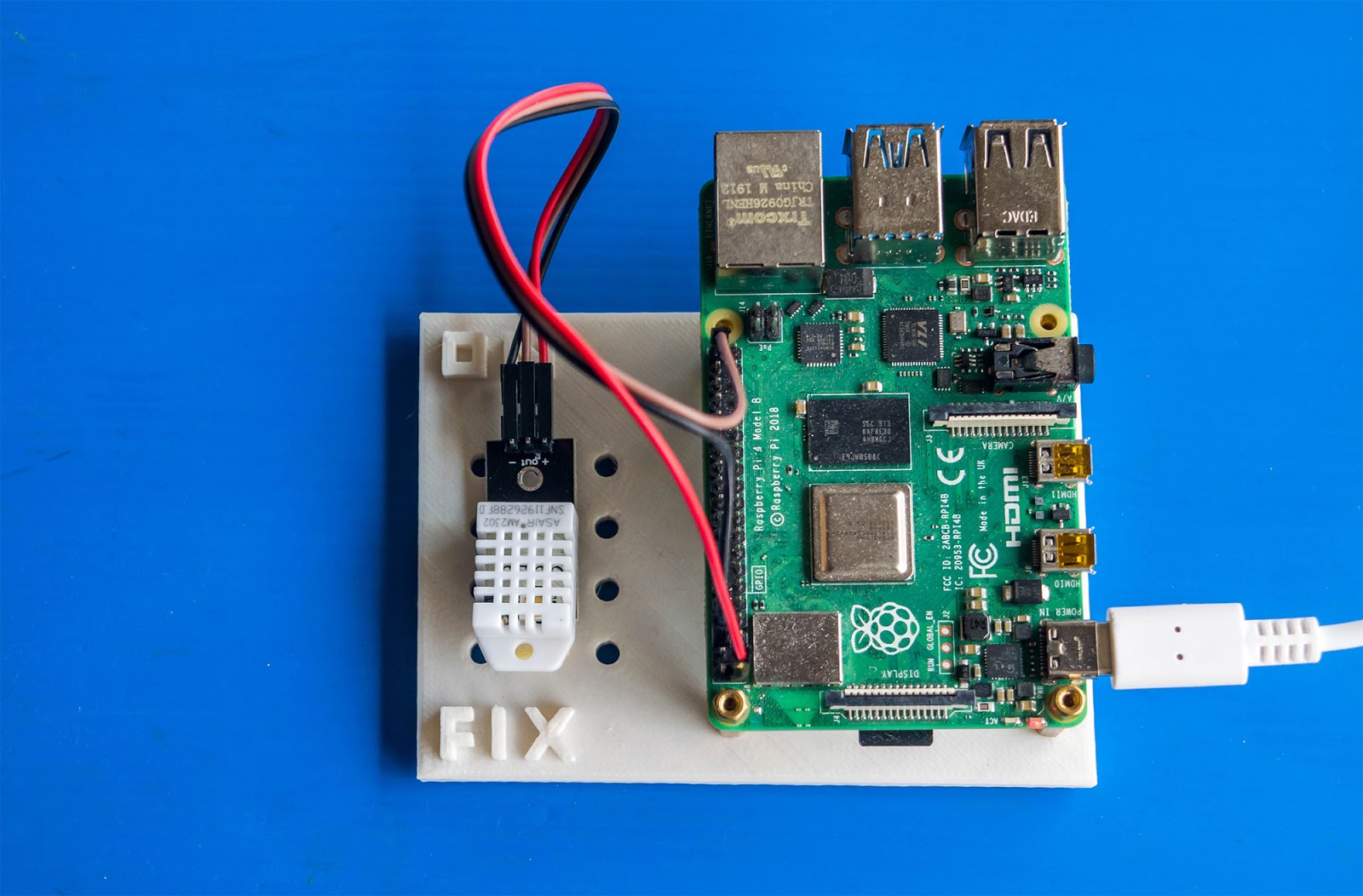 การใช้ Raspbian กับ Temperature and Humidity Sensor Module (DHT22) ด้วย
