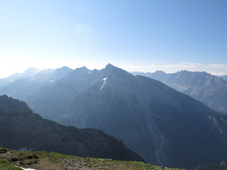 Morgendlicher Blick ins Karwendel - in Bildmitte die <a href="index.php?p=65">Pleisenspitze</a>