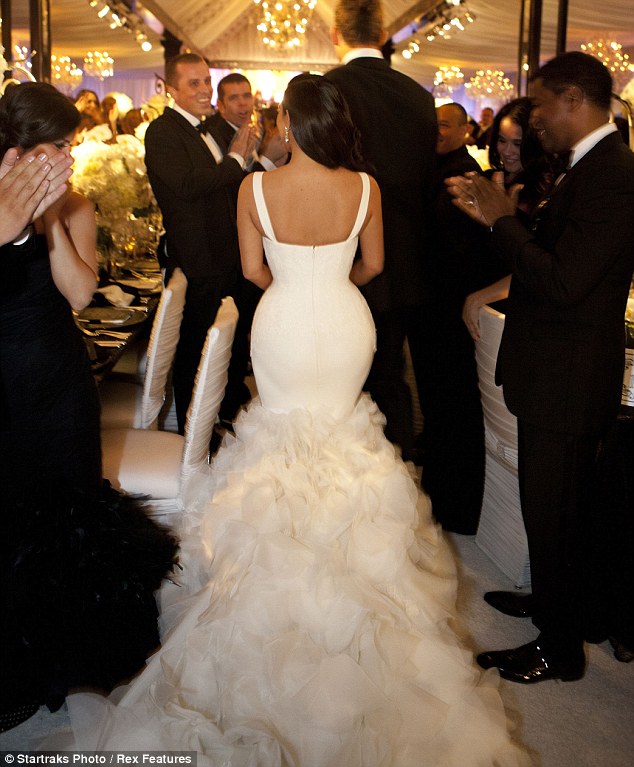 CONFESSIONS OF A DOLL: My Fave Kim K wedding pictures!
