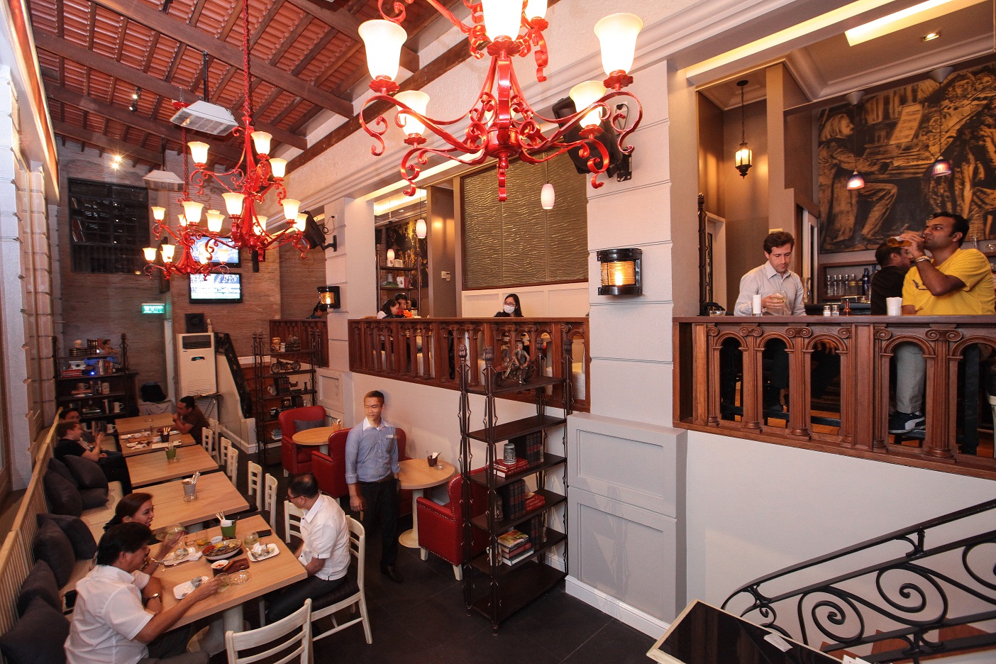 Cool and Class Meet at Sidebar Food Getaway