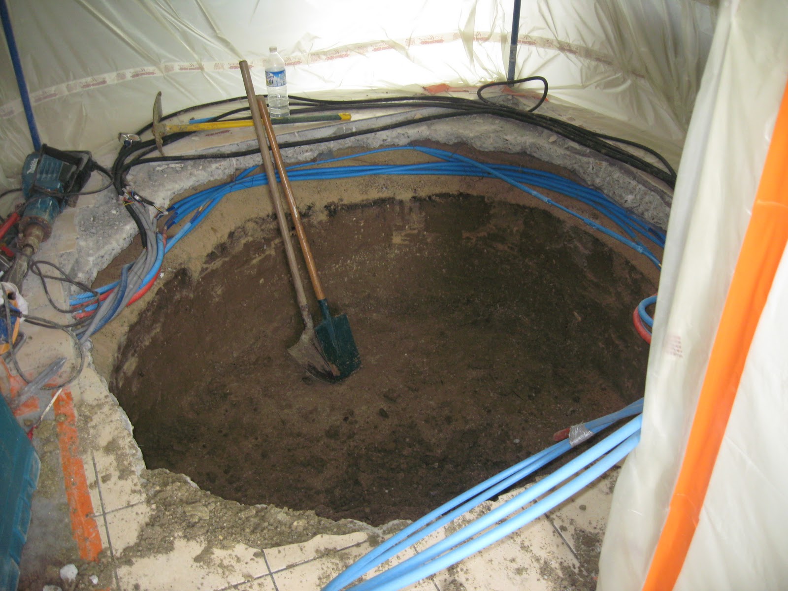 choses bues Une cave à vin enterrée dans la maison