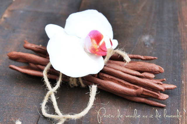 Pastai de vanilie cu iz de lavanda