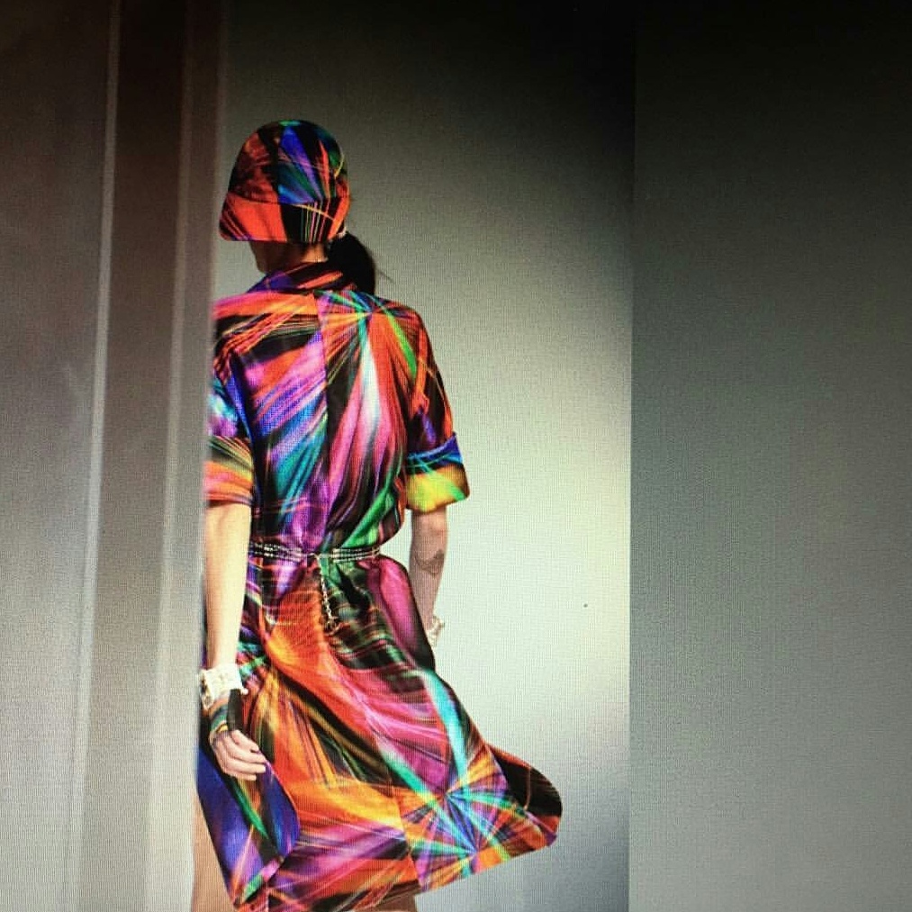 Covered dress. Covered dress. пенелопа блэк обтягивающая. Sleeveless black minidress swimming. двухслойное платье.