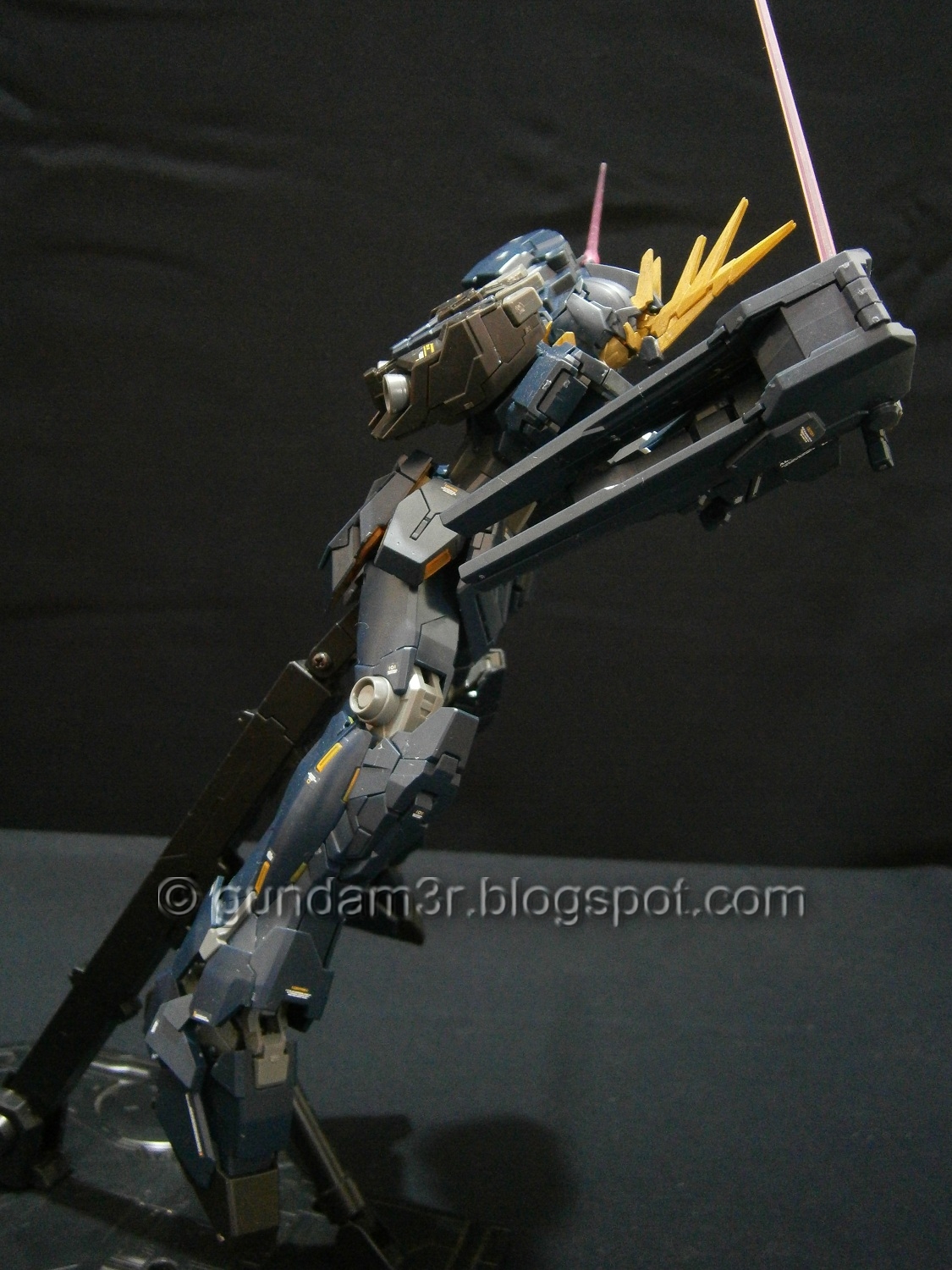 Unicorn Gundam 02 Banshee (Unicorn Mode) MG Review Part 2