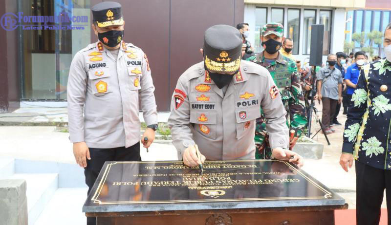 Wakapolri Resmikan Gedung Pelayanan Publik Terpadu Polda Riau