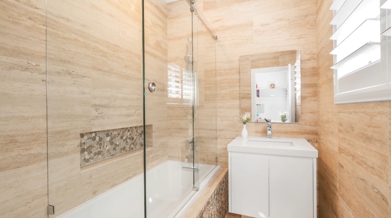 Tour 12050 Moss Ranch Rd, Miami, FL Home vs. 23 Interior Design Photos