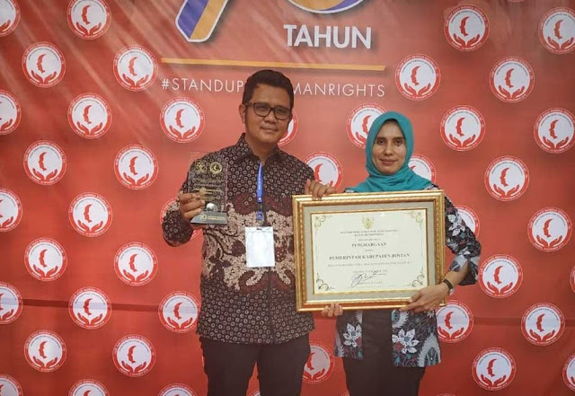 Raih Penghargaan HAM 2018 , Bupati Tegaskan Peningkatan Kualitas Berbagai Sektor. Raih Penghargaan HAM 2018 , Bupati Tegaskan Peningkatan Kualitas Berbagai Sektor.