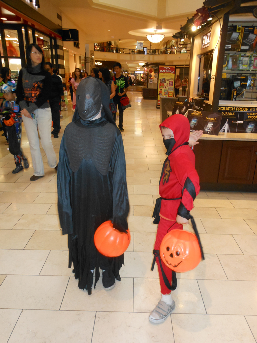 The Adventures of Ben and Nathan! Trick or Treating The Adventures of Ben and Nathan! Trick or Treating
