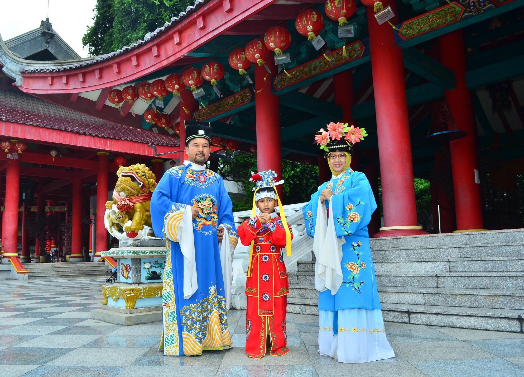 FOTO ALA KELUARGA KERAJAAN CHINA DI SAM POO KONG - alaMasEdy