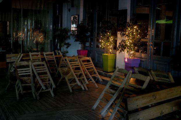 Εστίαση: Άνοιγμα από... άνοιξη με «τραπεζάκια έξω»