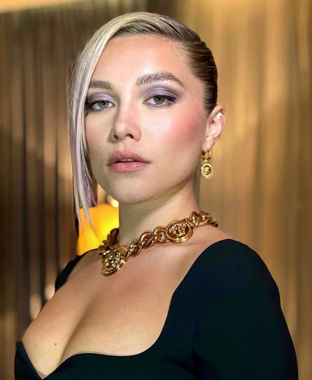 DC COMICS AND ARROWVERSE : Lady in Black Florence Pugh – “Black Widow
