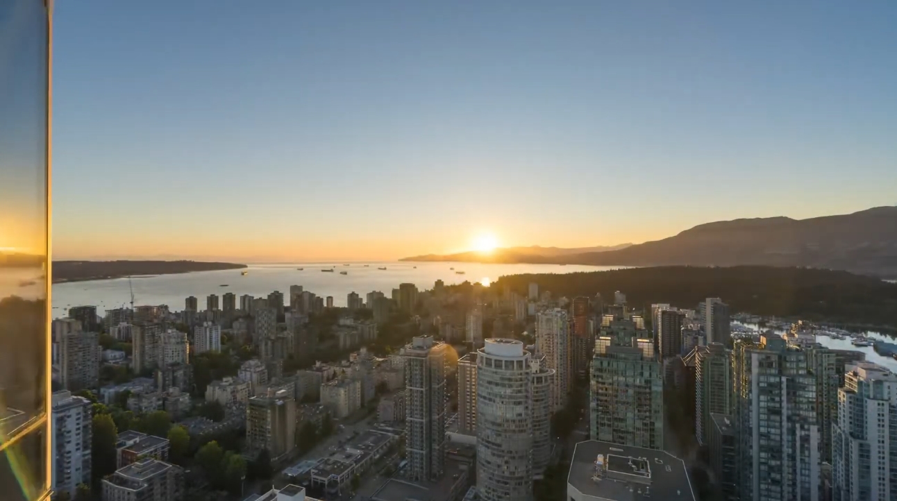 28 Photos vs. 1128 West Georgia Street #4901, Vancouver vs. Luxury Condo Interior Design Tour