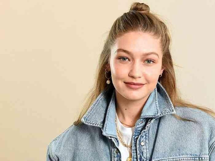 Lelang Foto Selfie, Gigi Hadid Jadi Sorotan Lelang Foto Selfie, Gigi Hadid Jadi Sorotan