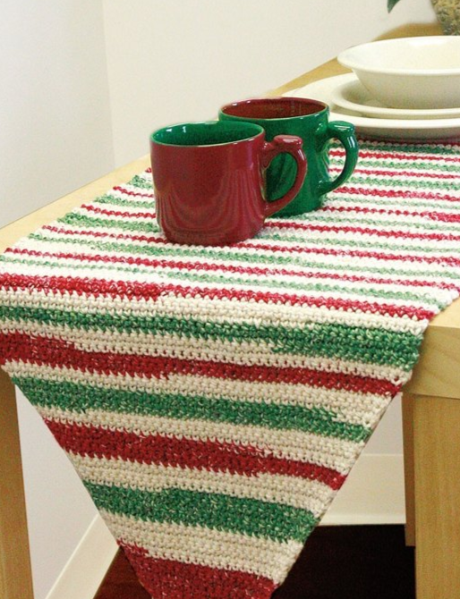 12 Free Christmas Winter Holiday Table Runner Crochet Patterns
