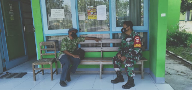 Komsos Babinsa Jalin Silaturahmi bersama Warga