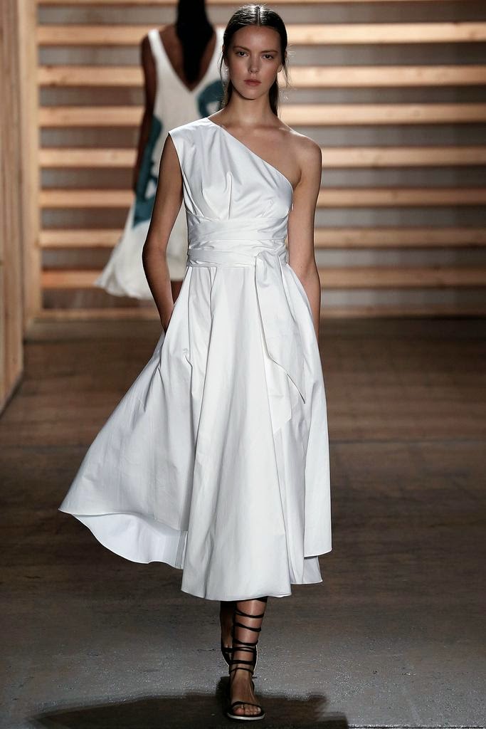Couture Carrie: Spring 2015 Runway Report: Wonderful White Dresses