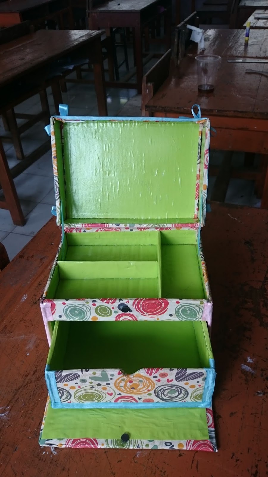 zonread Cara Membuat Kotak Make Up dari Kardus Bekas