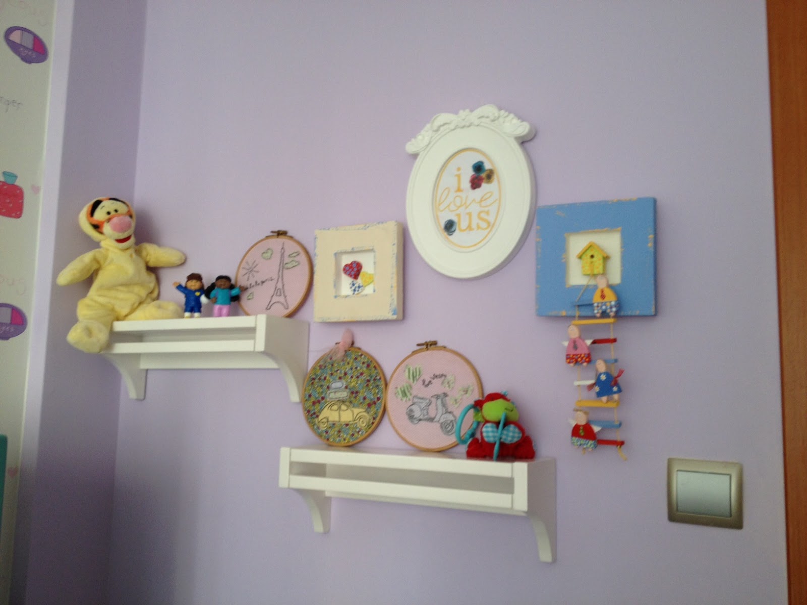 . Dosya Çocuk odası duvar rafları