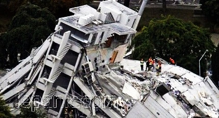 Penjelasan Arti Mimpi Rumah Roboh Menurut Primbon Jawa - Lepank