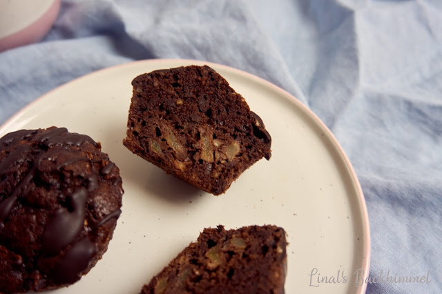 Apfel-Haselnuss-Muffins mit Schokolade