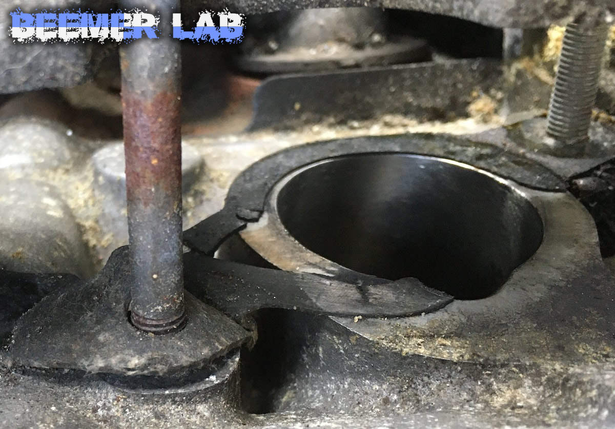 Beemer Lab E30 318i [M40] Massive air leak SOLVED lower inlet