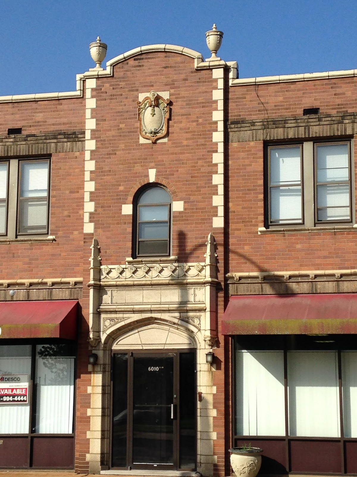 St. Louis Brick Urns & Black Brick Clifton Heights