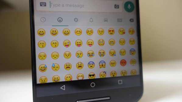 أحصل و قبل الجميع على الحزمة الجديدة من الوجوه التعبيرية Emoji بسهولة