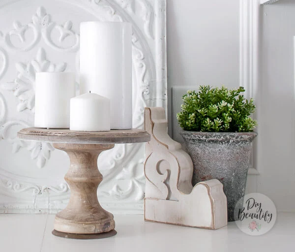 Wood pedestal with candles