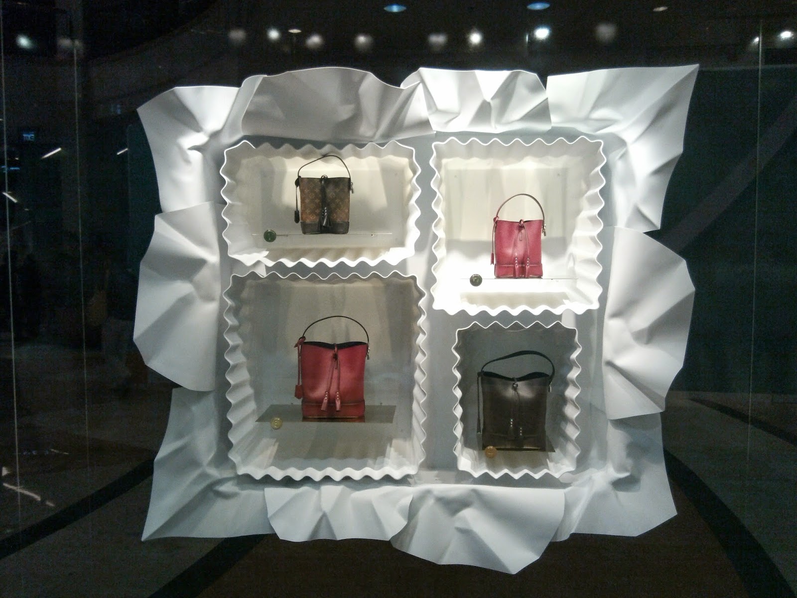 displayhunter2: Louis Vuitton: cup cake paper case