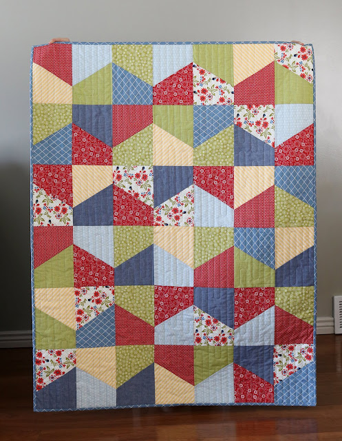 Lofty quilt pattern from Andy of A Bright Corner.  A fat quarter friendly pattern in four sizes!