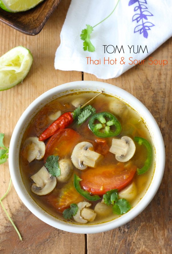 Thai vegetarian tom yum soup recipe by SeasonWithSpice.com