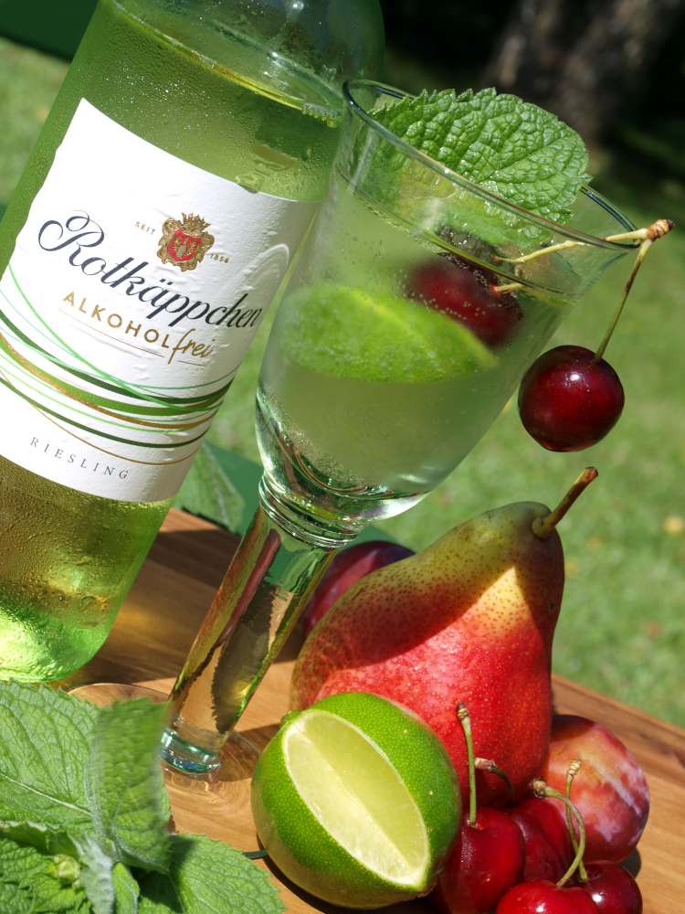 Cin Cin – fruchtige, alkoholfreie Sommerbowle mit Riesling | CHAMY.AT ...