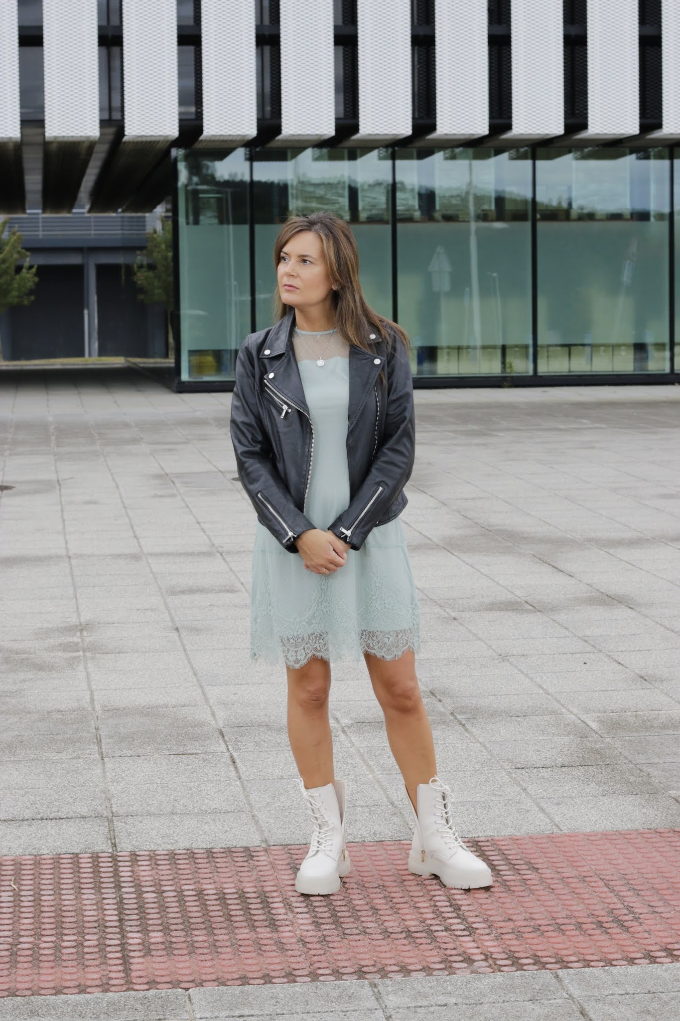 Ana Valle BOTAS MILITARES BLANCAS